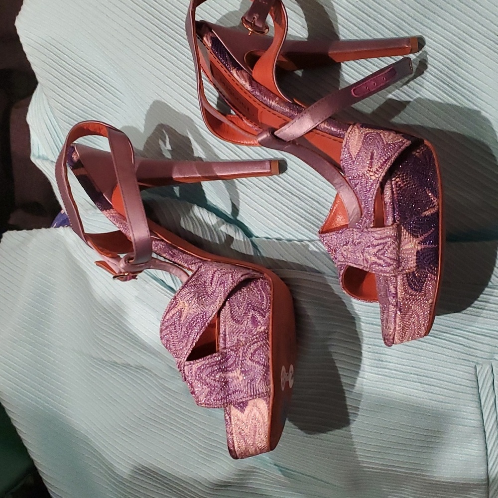 Sz 40 NwoB $745 Missoni heels